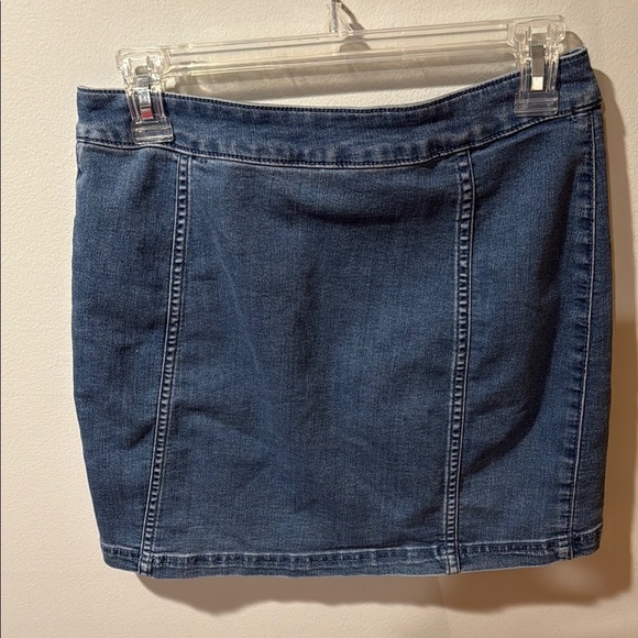 Free People women’s Denim Button-Up Skirt - Picture 5 of 5